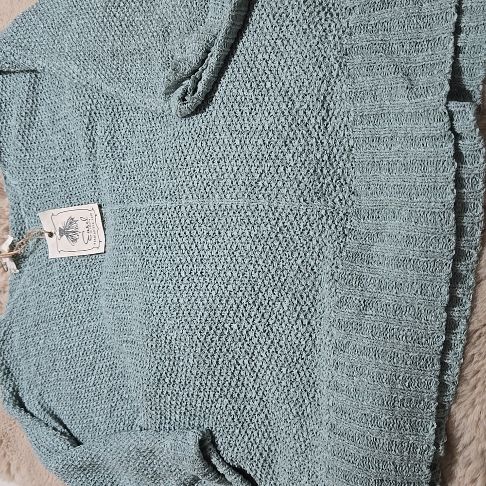 Easel Sweater Nwt